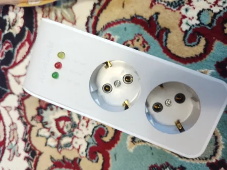 محافظ ولتاژ خیام الکتریک مدل KH10A250V