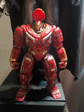 اکشن فیگور طرح آیرون من