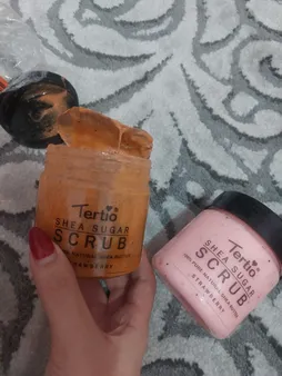 اسکراب لایه بردار پوست ترتیو مدل توت فرنگی شی باتر وزن 320 گرم