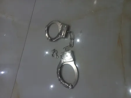 دستبند اسباب بازی مدل beh25