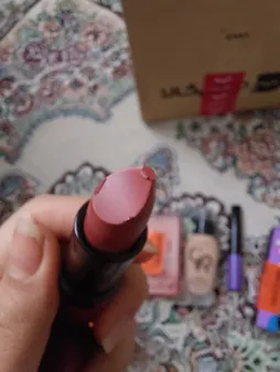 رژلب گلدن رز مدل Velvet شماره 16