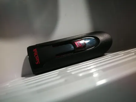 فلش مموری سندیسک مدل CZ600 ظرفیت 32 گیگابایت