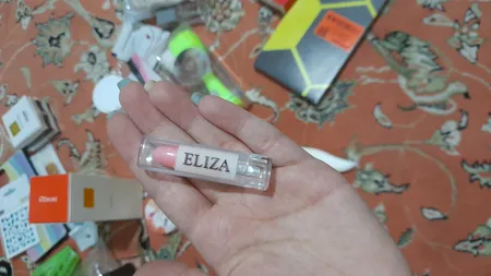 بالم لب الیزا مدل Strawberry