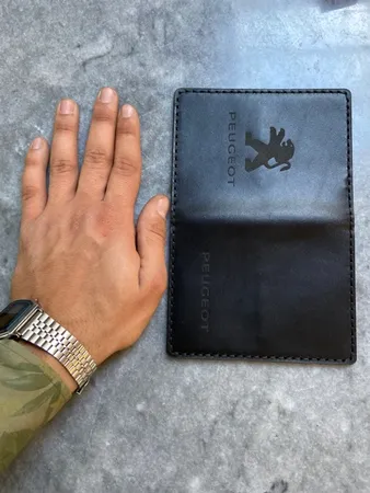 کیف مدارک چرمینه اسپرت طرح پژو کد 60024