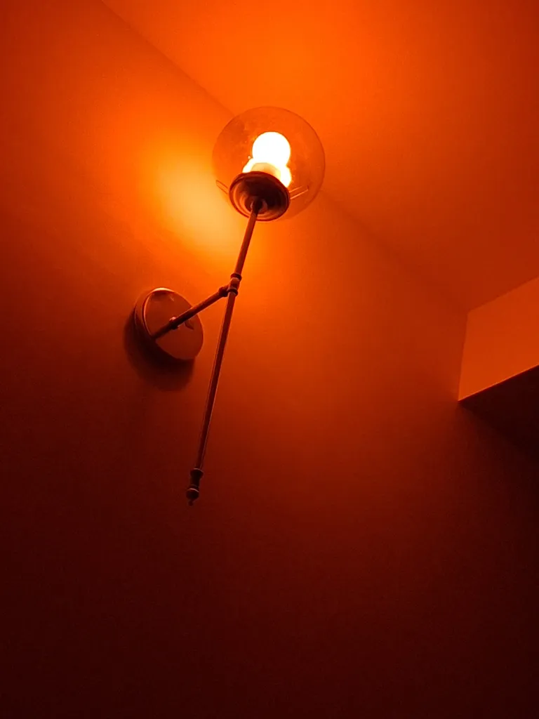 چراغ دیواری نورهام مدل مولکولی لانگ shm