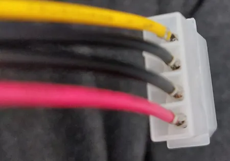 کابل تبدیل برق 4 پین به ساتا مدل 18cm