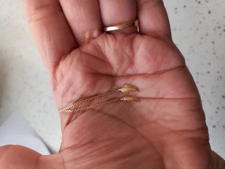 گوشواره طلا 18 عیار زنانه طلای مستجابی مدل بخیه ای پر کد 670175