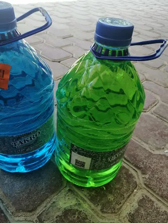 آب رادیاتور ماشین تکرو مدل AR40 حجم 4000 میلی لیتر