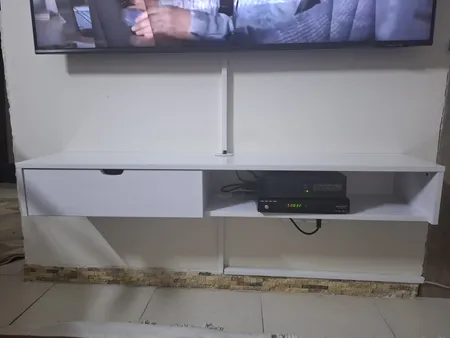 میز تلویزیون دیواری مدل  DLF88M