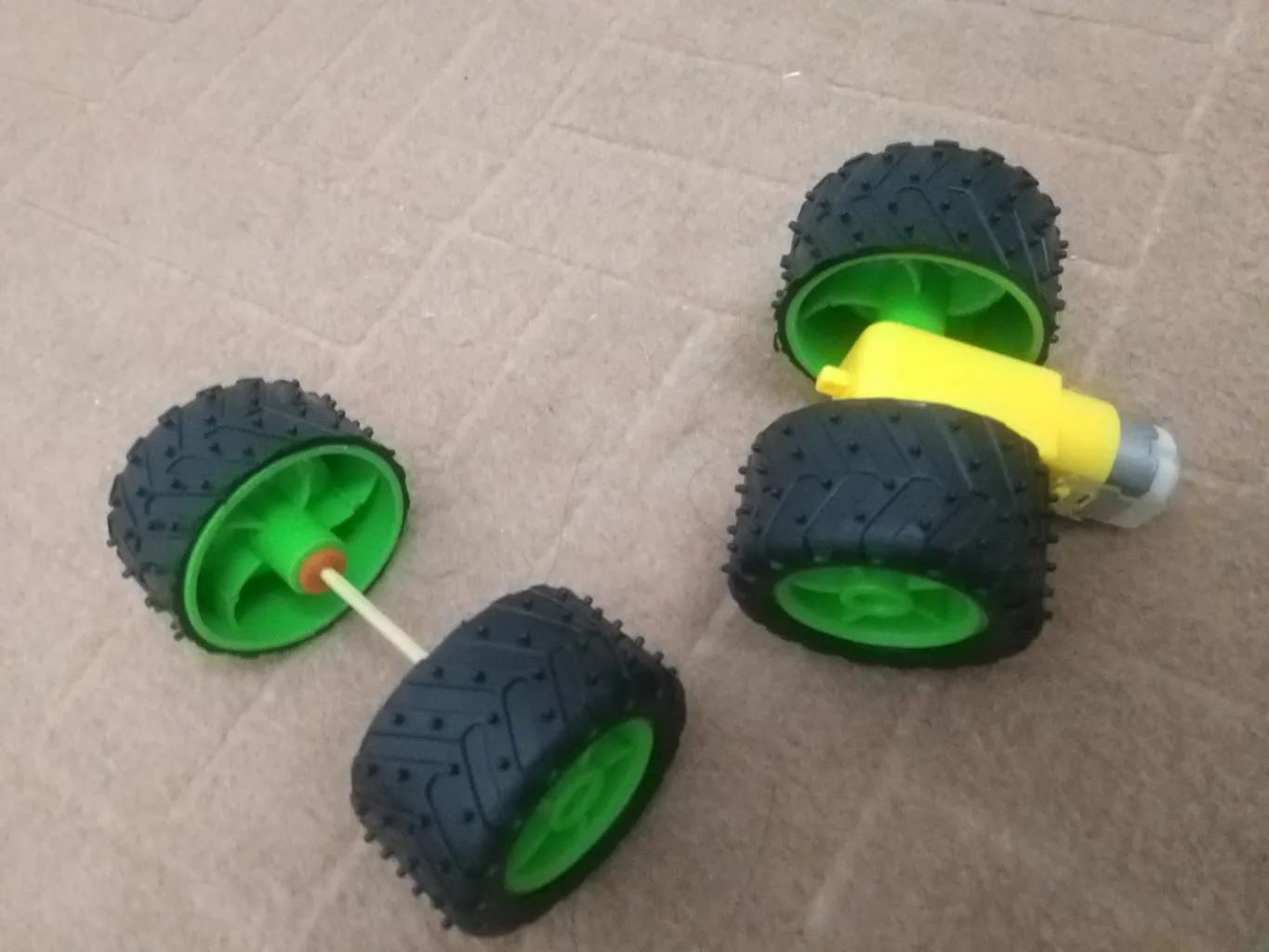 چرخ ربات مدل W527 بسته 4 عددی