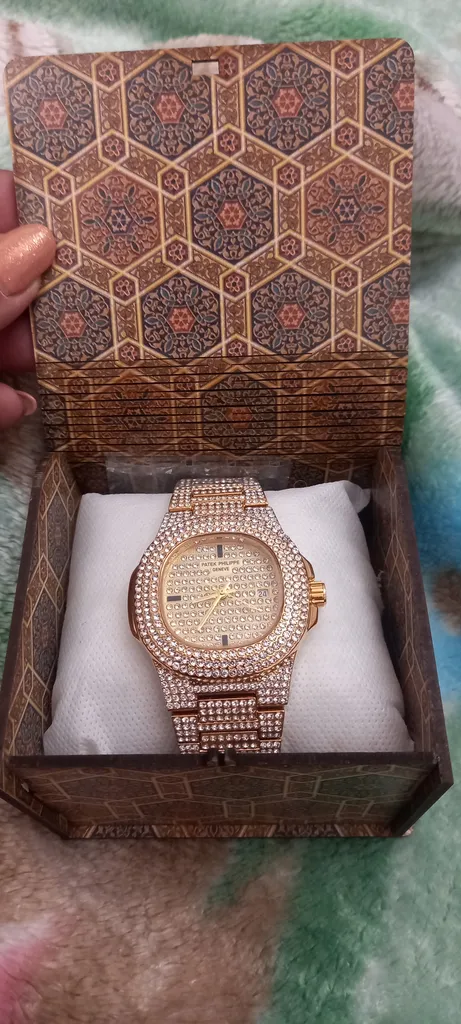 ساعت مچی عقربه ای مدل نگین 024666