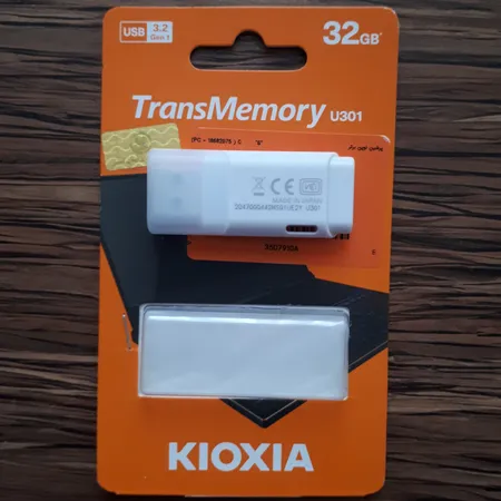 فلش مموری کیوکسیا مدل U301 ظرفیت 32 گیگابایت