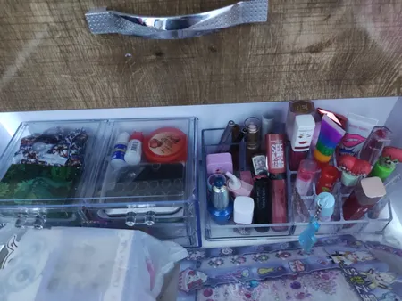 استند لوازم آرایشی مدل Cosmetic