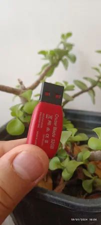 فلش مموری سن دیسک مدل Cruzer Blade CZ50 ظرفیت 32 گیگابایت با رابط USB 2.0