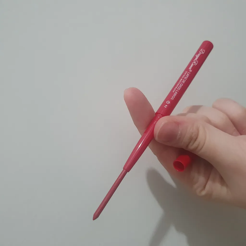 مداد لب دراگون رانی مدل waterproof مجموعه ۱۲ عددی