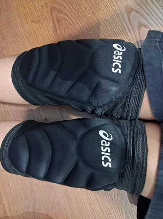 زانوبند والیبال مدل شش تکه بسته دو عددی