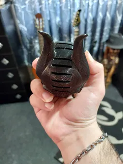 نگهدارنده پیک گیتار مدل  oni skull