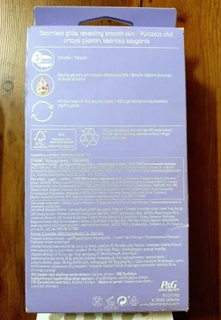 خود تراش ژیلت مدل Venus Comfortglide Breeze