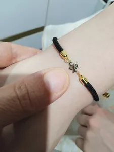 تجریه خرید دستبند طلا عیار 18 زنانه مدل sba409