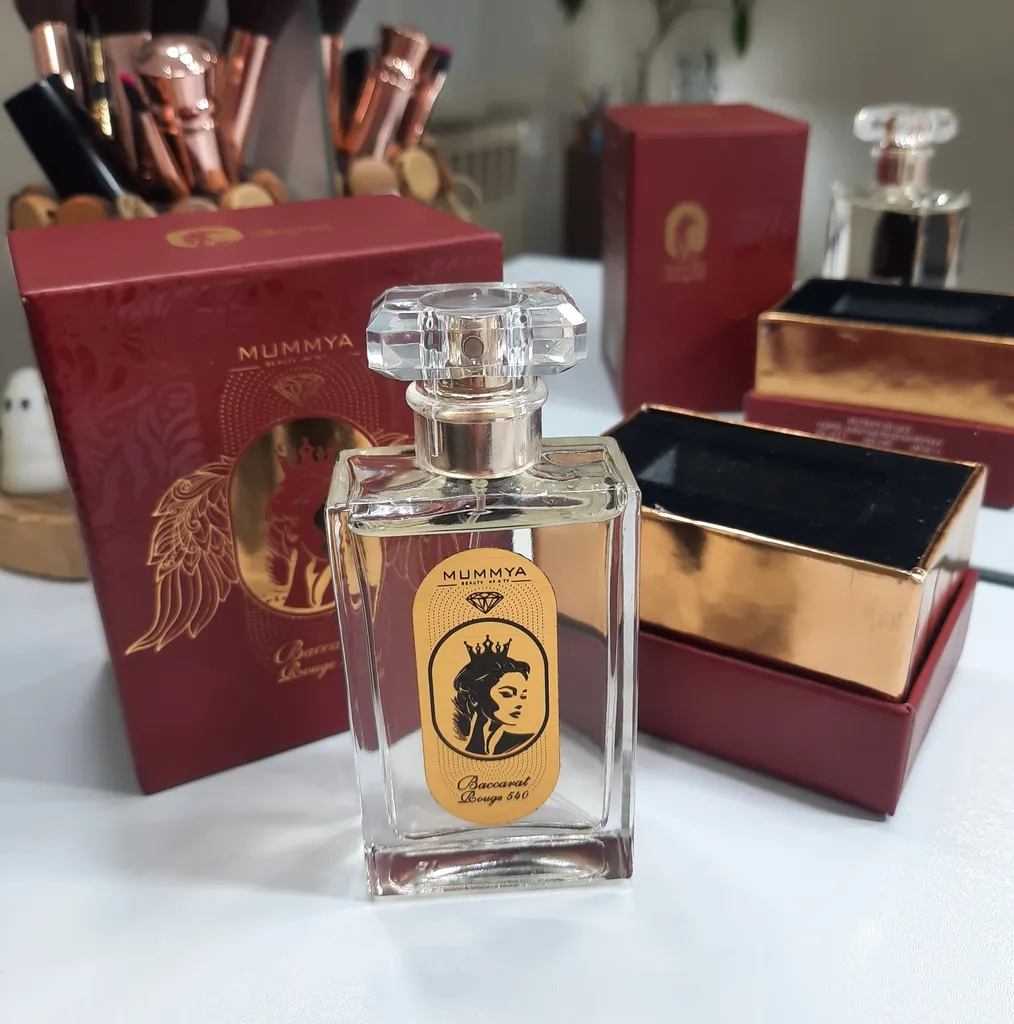 ادوپرفیوم زنانه مومیا مدل باکارات رژ ۵۴۰ گلهای شرقی با رایحه معتدل و شیرین حجم 50 میلی لیتر