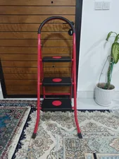 تجریه خرید نردبان 3 پله ماندگار مدل جلوه