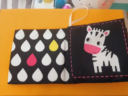 بازی آموزشی مدل کتاب پارچه ای سیاه و سفید نوزاد