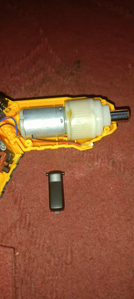 پیچ گوشتی شارژی اینتیمکث مدل 09388 مجموعه 40 عددی