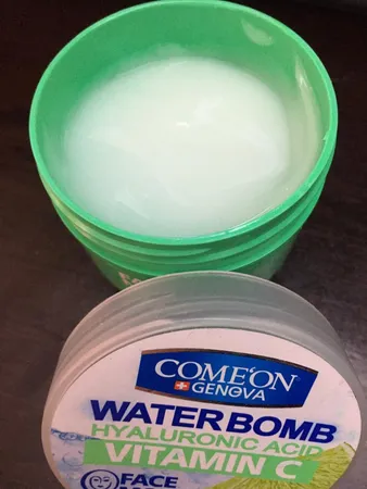 کرم آبرسان کامان سری واتربمب مدل VITAMIN C حجم 200 میلی‌لیتر