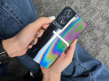 گوشی موبایل تی سی ال مدل 505 دو سیم کارت ظرفیت 64 گیگابایت و رم 4 گیگابایت