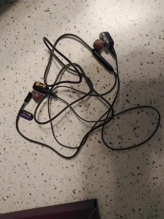 هدفون کی تی مدل WH1