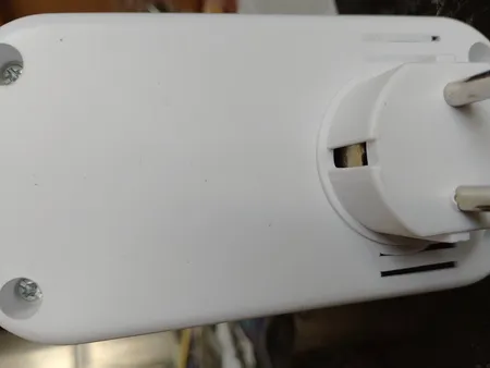 محافظ ولتاژ رادمان مدل ارت دار 30A