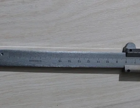 کولیس مدل R150 گستره 0-150 میلی متر