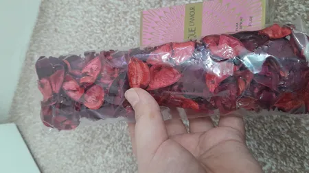 گل خشک مدل گلبرگ بسته 230 عددی