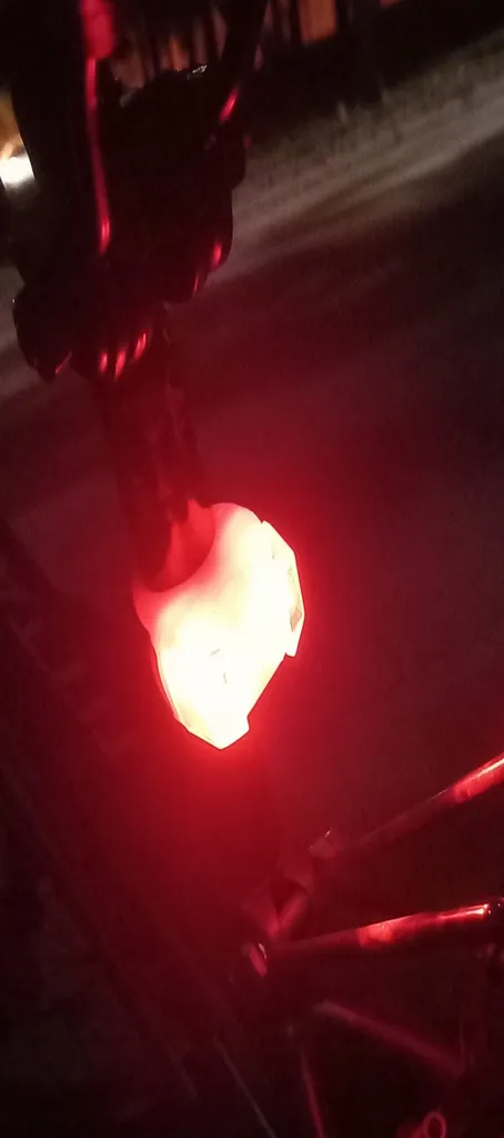 چراغ جلوی دوچرخه مدل hl009 بسته 2 عددی