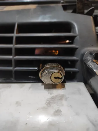 قفل کاپوت ضد سرقت آرمین  مدل EasySetup مناسب برای پژو 206