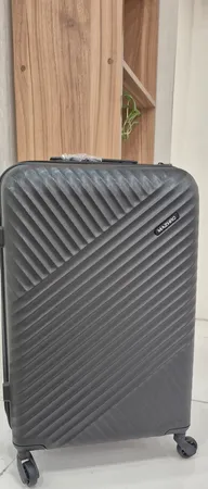 چمدان ماژرو مدل ارغوان سایز متوسط