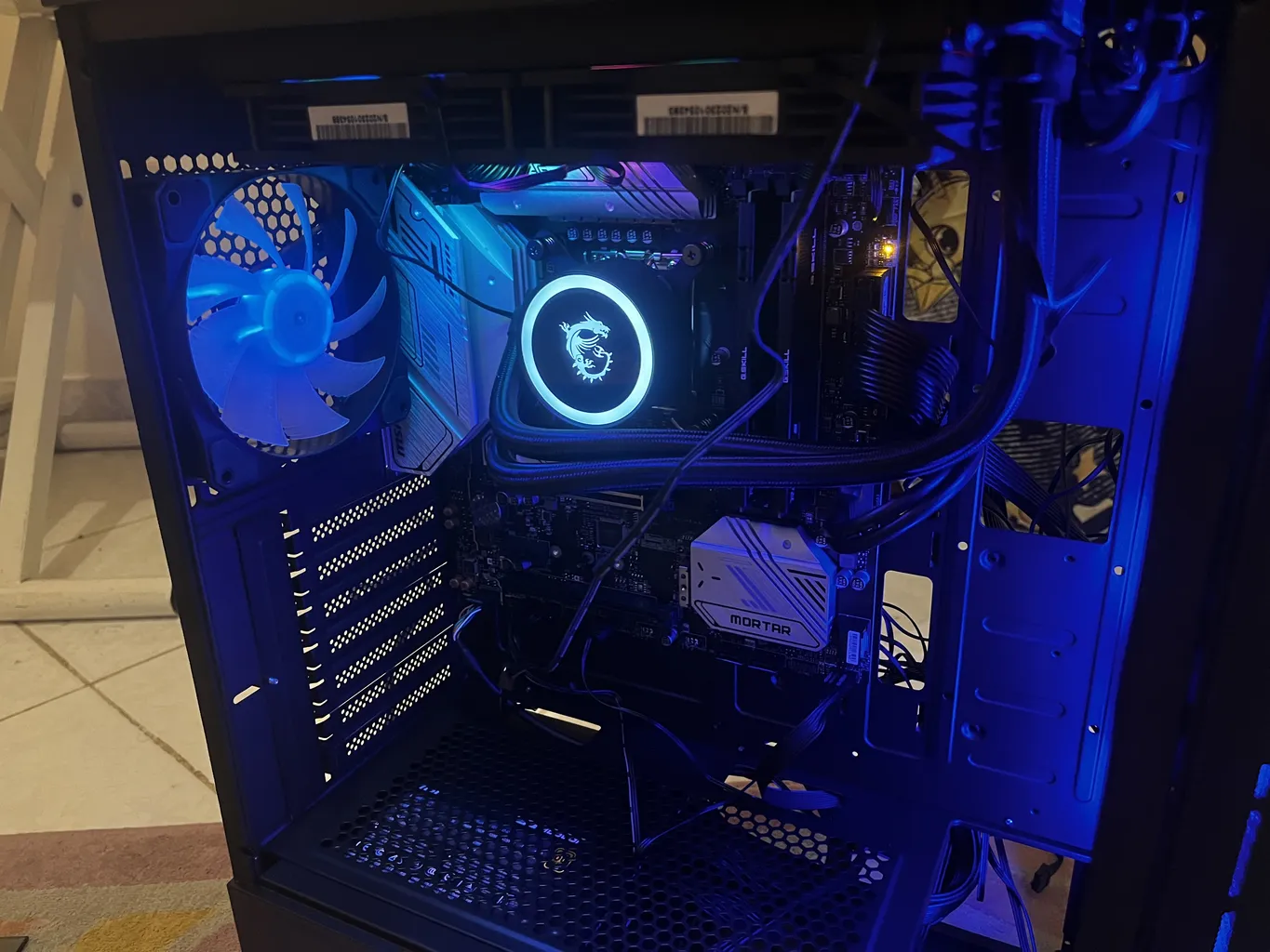 کیس کامپیوتر ام اس آی مدل  MAG FORGE 112R