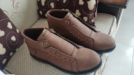 نیم بوت مردانه مدل شیک گام