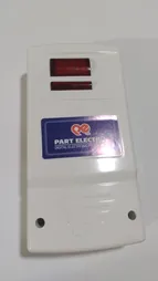 محافظ ولتاژ پارت الکتریک مدل 01