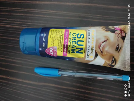 کرم ضدآفتاب وکالی مدل 06، حجم 130 میلی‌لیتر