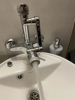 سرشیر آب مدل چرخشی مفصل دار بازویی برنجی 360