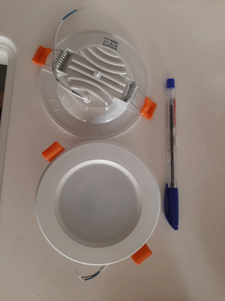 پنل سقفی ال ای دی 7 وات اپتونیکا مدل Q5207 بسته 10 عددی