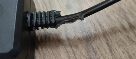 آداپتور 12 ولت 2 آمپر دی ای پی مدل dk1203_shenzhen