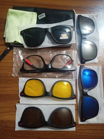 فریم عینک طبی مدل TR2317 به همراه کاور آفتابی مجموعه 6 عددی