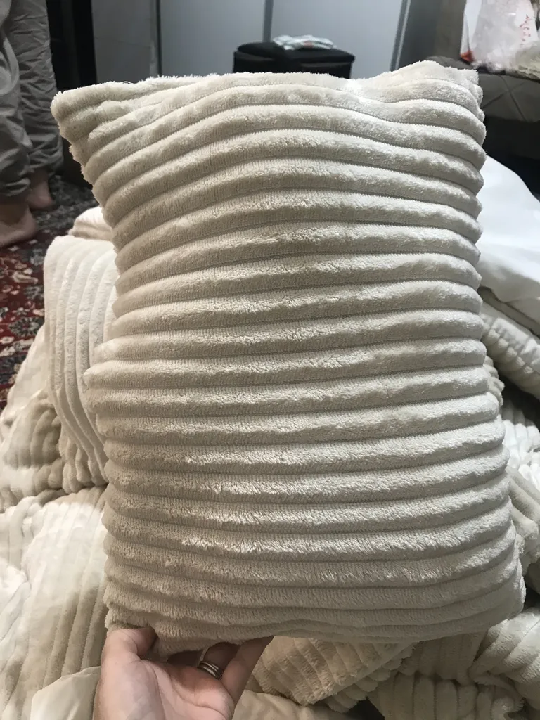 سرویس روتختی مدل مخمل ترک کرکره ای کد AJ 4236 دو نفره 8 تکه