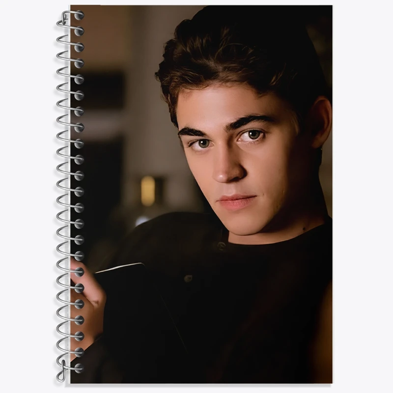 دفتر لغت 50 برگ خندالو طرح هرو فاینز تیفین (Hero Fiennes Tiffin) کد F10255