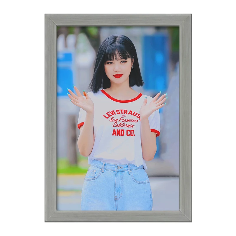 تابلو خندالو طرح سوجین گروه جی آیدل GIdle  کد 19553