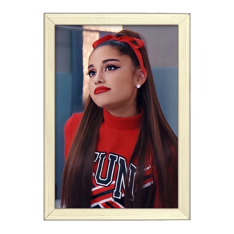 تابلو خندالو طرح آریانا گرانده Ariana Grande  کد 19078