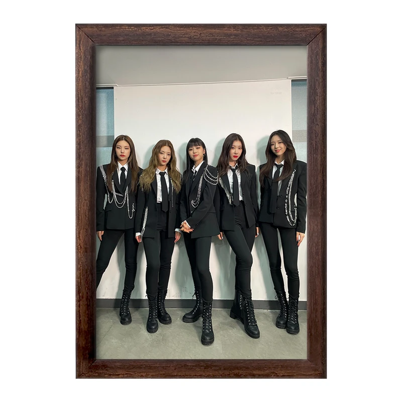 تابلو خندالو طرح گروه ایتزی ITZY  کد 20227