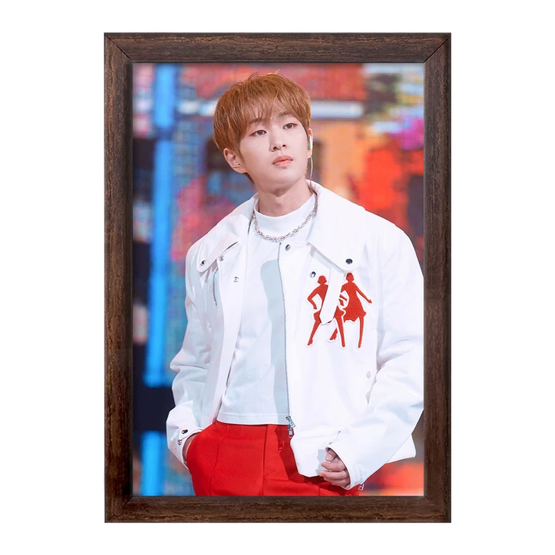 تابلو خندالو طرح اونیو گروه شاینی Shinee  کد 21307